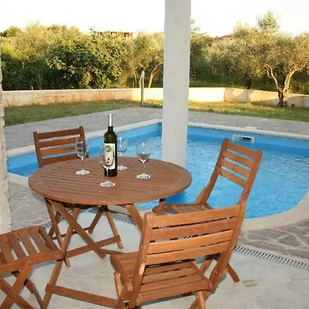 Splendid In Novigrad Near Sea Casa de Férias
