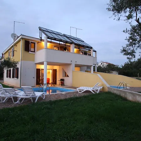 Splendid In Novigrad Near Sea Holiday home