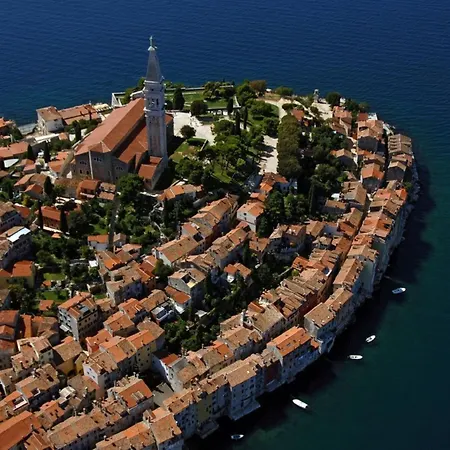 Splendid In Novigrad Near Sea Holiday home